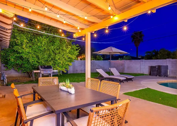 Gem! Pool, Patio, & Prime Location!