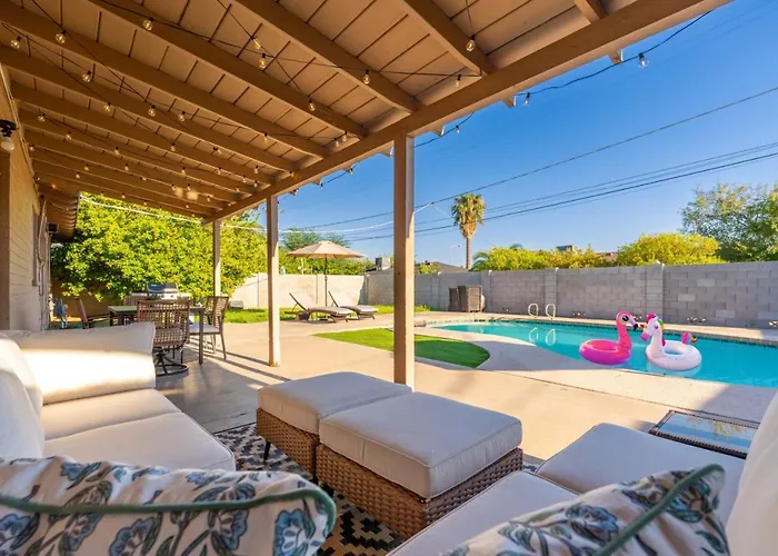 Gem! Pool, Patio, & Prime Location! Сasa de vacaciones *